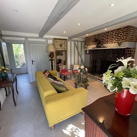 La Fontaine Romy בית הארחה