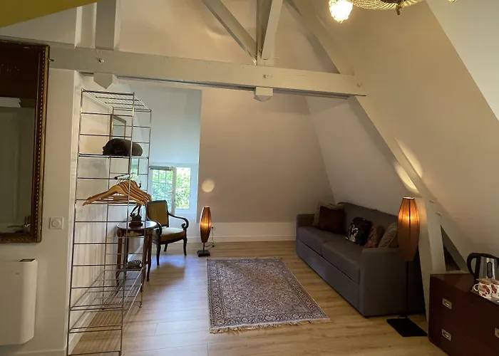 Guest house La Fontaine Romy 4*